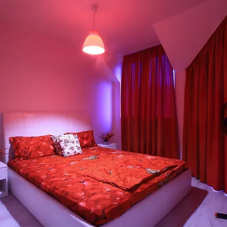 Private With Parking And Pool Lejlighed *