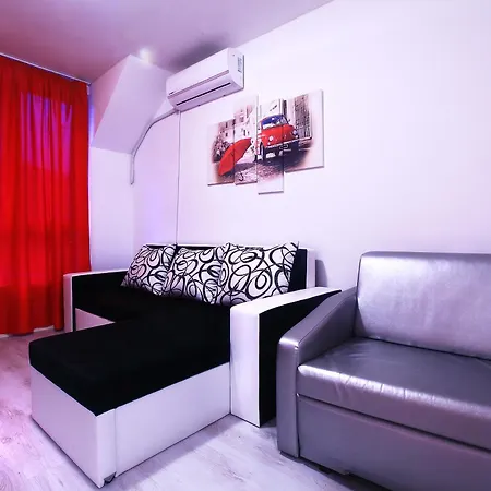 Private With Parking And Pool Lejlighed
