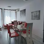 Private With Parking And Pool Apartamento Balchik