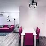 Private With Parking And Pool * 巴尔奇克