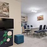 Private With Parking And Pool 公寓