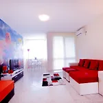 Private With Parking And Pool Apartamento