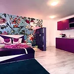 Private With Parking And Pool *