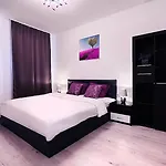 Private With Parking And Pool Apartamento *