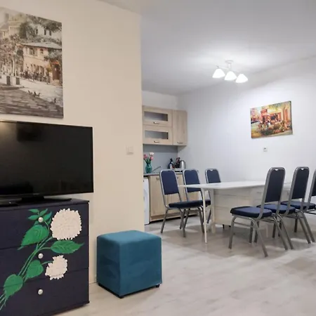 Private With Parking And Pool Apartment