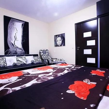 Apartment Private With Parking And Pool *
