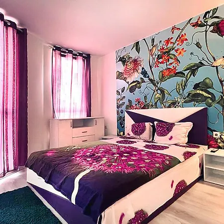 Private With Parking And Pool Apartment *