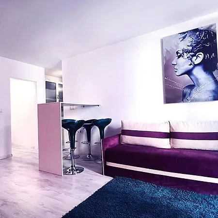 Private With Parking And Pool Apartment *