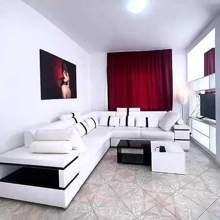 Private With Parking And Pool