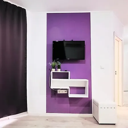 アパート Private With Parking And Pool バルチク